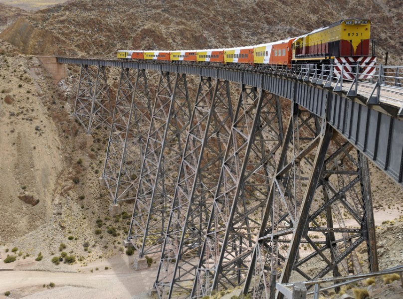 tren a las nubes