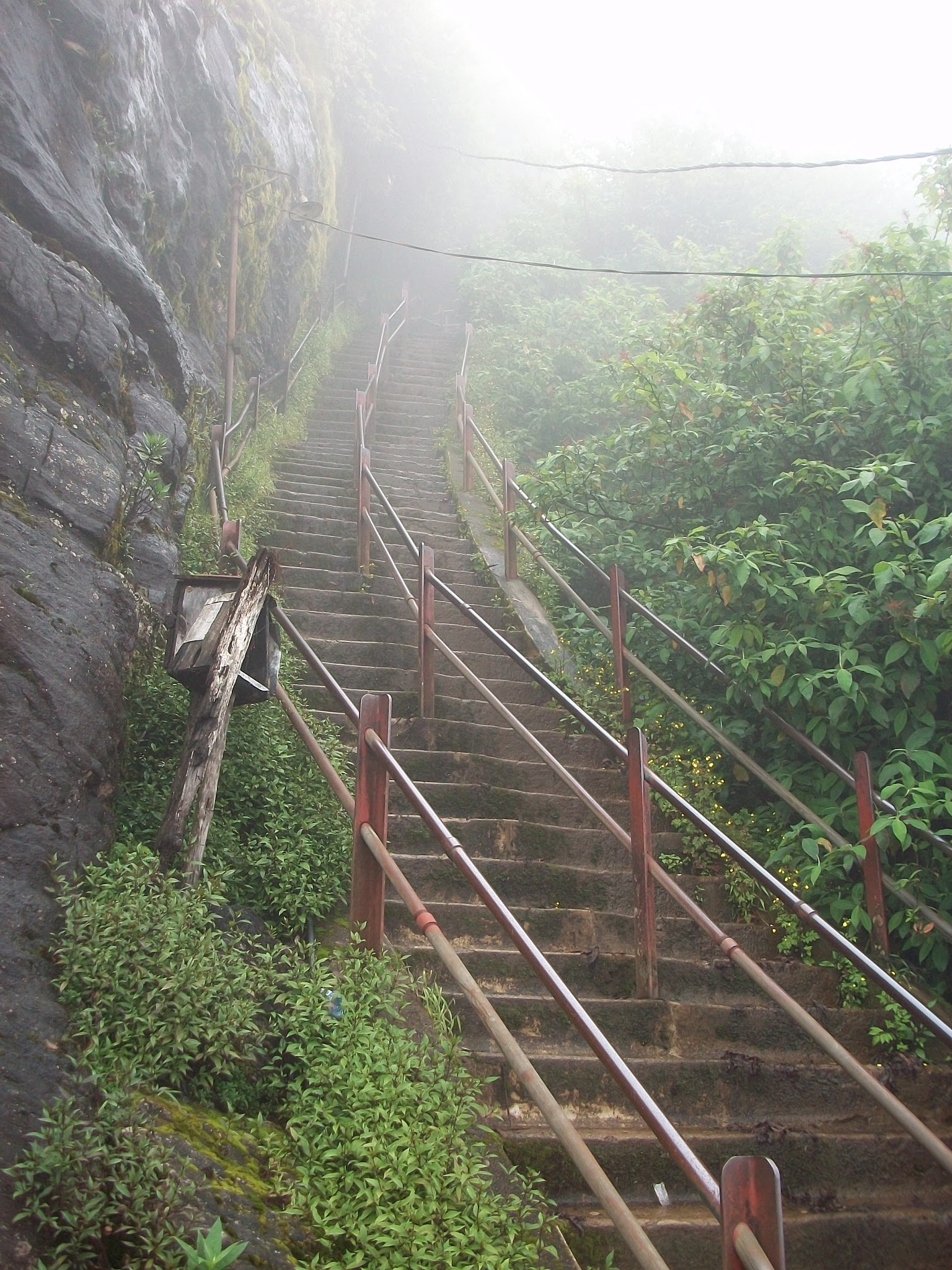 Adam S Peak Sri Lanka Mytouristmaps Com Adam S Peak Tourist Map | My ...